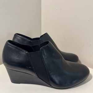 Vionic Orthaheel Technology Stanton Wedge Black Ankle Booties- Size 7